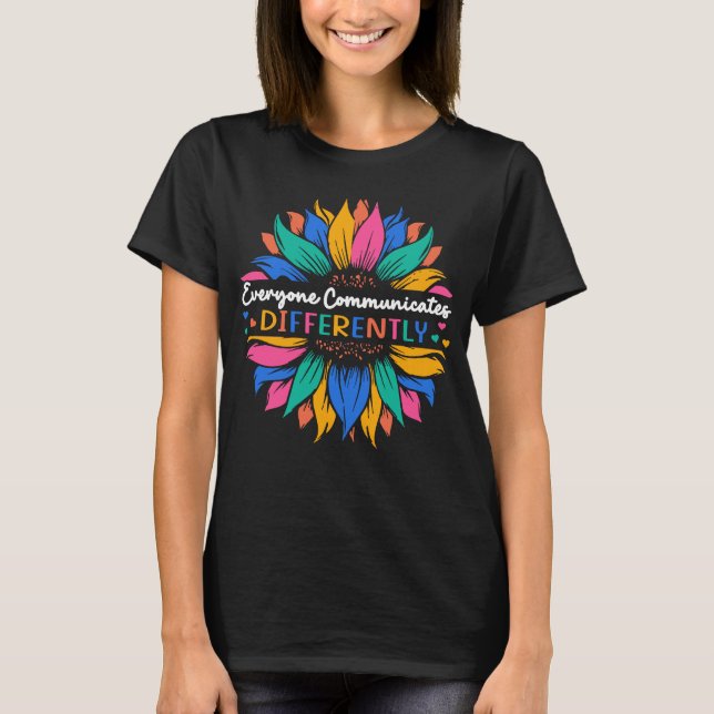 Alla kommunicerar på olika sätt t shirt (Framsida)