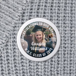 Alla Studenten-foto-Grattisar - modern Knapp<br><div class="desc">Säg grattisar och visa pridet för student med coolans anpassade fotoknappar/brickor. (IMAGE PLACEMENT TIP: Ett enkelt sätt att centrera ett foto exakt som du vill är att flytta det till skörd innan du laddar upp det till Zazzle-webbplatsen.) All text är enkel att anpassa med namn, klassår, skola, inspirerande citat, motiverande...</div>
