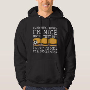 Alla tycker att jag är trevlig hoodie