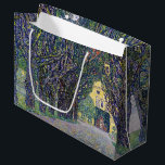 Allee at Schloss Kammer, Gustav Klimt<br><div class="desc">Gustav Klimt (14 juli, 1862 - 6 februari 1918) var en österrikisk symbolmålare och en av de mest framstående medlemmarna i Wien Secession-rörelsen. Klimt noteras för målningar, murar, skisser och andra föremål d'art. Förutom hans verk, som innefattar anklagelser och porträtt, målade han upp landskap. Klimt var bland konstnärer från Wienutträdet...</div>