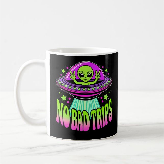 Allen i en flygande tallrik kaffemugg (Vänster)