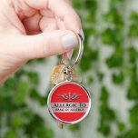Allergy alert allergisk mot röd silver caduceus rund silverfärgad nyckelring<br><div class="desc">Ett rött och silver caduceus-grafikobjekt vilar mot en röd bakgrund som har fet, svart redigerbara mallar som ställs in mot vågrät faux silver-band. Det är idealiskt för medicinska nödsituationer som ett sätt att tala om för en sjukvårdspersonal att man är allergisk mot något som de måste vara medvetna för och...</div>