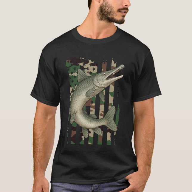 Alligator Gar med Kamouflage amerikansk flagga, Fi T Shirt (Framsida)