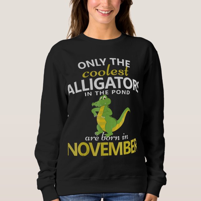 Alligator November Birthday Birthday Party Outfit T Shirt (Framsida)