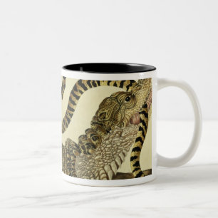 Alligator och orm, 1730 (färgad gravyr) Två-Tonad mugg