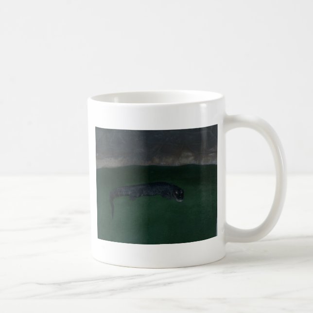 Alligator ~ What's in the Mörk? Kaffemugg (Höger)