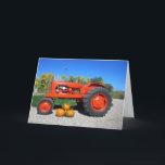Allis Chalmers Tractor och Pumpkins Greeting Card Helgkort<br><div class="desc">1955 WD45 Allis Chalmers Tractor - HöstpunktspassenDenna vintage traktor är en 1955 WD45 Allis Chalmers show med 3 pumpor på en kudde för att traktorn älskare ska kunna gå upp till.</div>