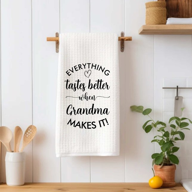 Allt blir bättre när mormor gör det till Mamma Kökshandduk (Everything Tastes Better When Grandma Makes It Mom Kitchen Towel)
