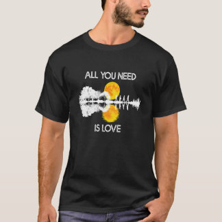 Allt du behöver är Kärlek Guitar Sjö Shadow T Shirt