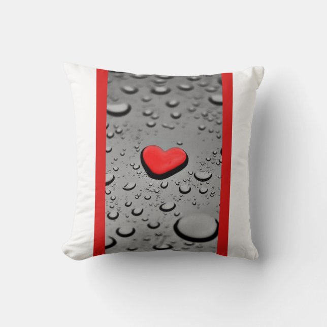 Allt du behöver är kärlek - Heart Rainfall Dekorat Kudde (Framsida)