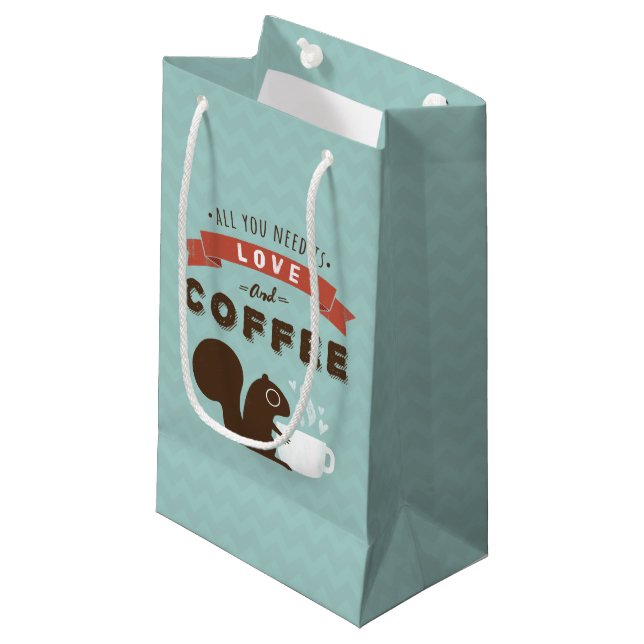 Allt du behöver är Kärlek och kaffe - ekorre (Framsidan Vinklad)