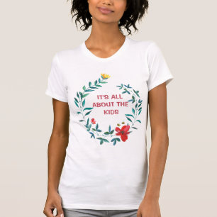 Allt handlar om den röda och blå Blommigten hos ba T Shirt
