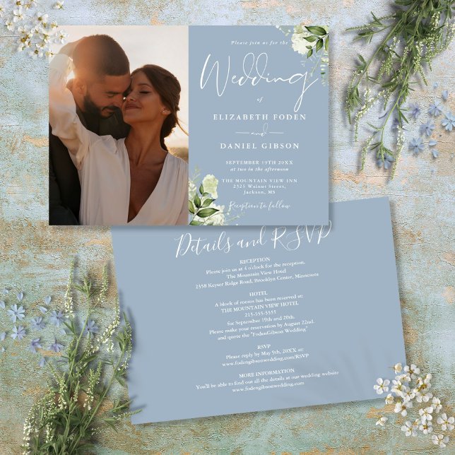 Allt i en dammig blå grön foto bröllop inbjudningar (All In One Dusty Blue Greenery Photo Wedding Invitation)