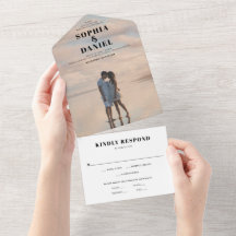 Allt i en modern bröllopsinbjudan med foto