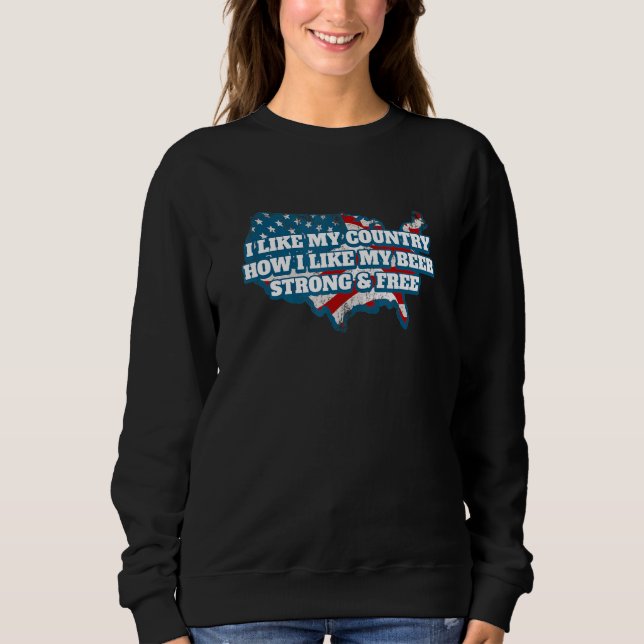 Allt vi behöver är US 4 juli Dricka fjärde juli T Shirt (Framsida)