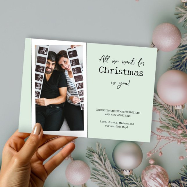 Allt vi vill ha i julklapp är Gravid Photo Julkort (All we want for Christmas is you - Christmas Card Pregnancy Announcement by Darling & May)