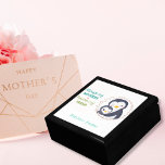 Alltid min nyckelruta Mor - Penguin Morsa & Baby Minnesask<br><div class="desc">Tittar du för perfekt Mors dag? Den här vackra keepsaklådan har en söt pingvin mamma som är förtjust i baby, tillsammans med det hjärtliga budskapet "Alltid mitt Mor, för alltid min vän". Du kan till och med anpassa det med ditt eget speciella budskap till fantastisk mamma! Vare sig det är...</div>