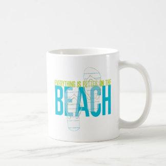 Allting är bättre på stranden kaffemugg