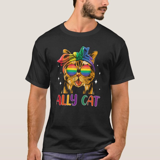 Ally Cat LGBT Gay Rainbow Pride Flag Funny Cat Lov T Shirt (Framsida)