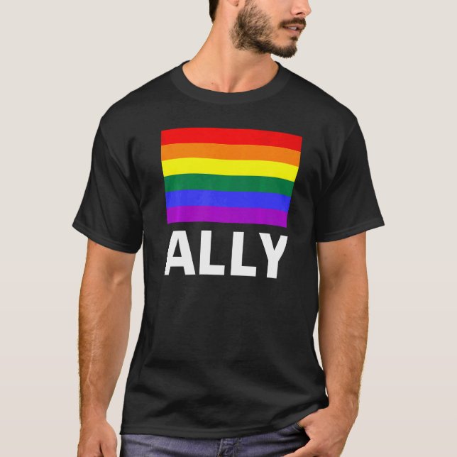 Ally med regnbåge t shirt (Framsida)