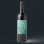 Almond Blommar, 1890 av Vincent van Gogh Vinflaska Etikett<br><div class="desc">Almond Blommar,  1890 av Vincent van Gogh. Blommar träd var speciellt för van Gogh. De representerade uppvaknande och hopp. Han njöt dem estetiskt och fann glädje i att måla blommar träd.</div>