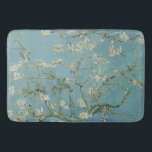 Almond Blommars Painting av Van Gogh Badrumsmatta<br><div class="desc">Almond Blommars är en grupp av flera målningar som Vincent van Gogh målade 1888 och 1890 i Arles och Saint-Rémy,  södra Frankriket av blommande mandel träd. Blommar träd var speciellt för van Gogh. De representerade uppvaknande och hopp. Han njöt dem estetiskt och fann glädje i att måla blommar träd.</div>