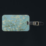Almond Blommars Painting av Van Gogh Bagagebricka<br><div class="desc">Almond Blommars är en grupp av flera målningar som Vincent van Gogh målade 1888 och 1890 i Arles och Saint-Rémy,  södra Frankriket av blommande mandel träd. Blommar träd var speciellt för van Gogh. De representerade uppvaknande och hopp. Han njöt dem estetiskt och fann glädje i att måla blommar träd.</div>