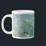 Almond Blommars Painting av Van Gogh Jumbo Mugg<br><div class="desc">Almond Blommars är en grupp av flera målningar som Vincent van Gogh målade 1888 och 1890 i Arles och Saint-Rémy,  södra Frankriket av blommande mandel träd. Blommar träd var speciellt för van Gogh. De representerade uppvaknande och hopp. Han njöt dem estetiskt och fann glädje i att måla blommar träd.</div>