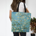 Almond Blommars | Vincent van Gogh Tygkasse<br><div class="desc">Almond Blommars (1890) av den nederländska konstnären Vincent van Gogh (1853-1890). Van Gogh's Almond-Blommar målar upp känsliga vita blommor mot ett vibrerande turkos himmel, symboliserar nytt liv och förnyelse. Den japanska konstens inspiration, elegant grenar och flytande linjer skapar en känsla av lugn och naturskönhet. Med de texturerade penseldragen och det...</div>