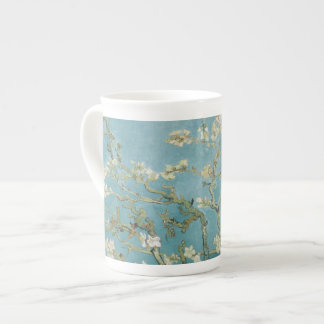 Almond träd i blommar av Vincent Van Gogh Benporslin Mugg