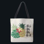 ALO-HO-HO-HA Hawaiian Tropical Pineapple Beach Bag Tygkasse<br><div class="desc">Fira helgdagarna med denna festilt dekorerade ananas med tropiska löv och hibiscus blommor och den vita hälsning ALO-HO-HO-HA. Den här konstruktionen har en löst vävd struktur i bakgrunden. Den här designen koordinerar med en Aloha-överskrift på ett tickande rand-underlag.</div>