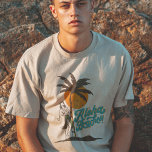 Aloha Beacher Hula Girl Hawaii Hawaiian Retro T Shirt<br><div class="desc">Ta en resa till Hawaiis soliga stränder med den här Retro Aloha Beacher-designen! Den här t-shirt-designen är perfekt för att lägga till lite roligt till sommargarderoben. Den hawaiianinspirerade T-shirt-designen kommer säkert att göra din dag ljusare,  oavsett om du träffar stranden eller bara drömmer om en tropisk flykting.</div>
