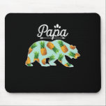 Aloha-stränder för björnananas pappa som matchar e musmatta<br><div class="desc">Pappa Bear Pineapple Aloha Beacher som matchar par T Shirt</div>