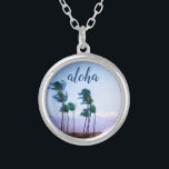 Aloha Tropical Hawaii Handflatan Träd Lila Mountai Silverpläterat Halsband<br><div class="desc">Aloha. Gå tillbaka till de varma brasserna på Hawaiianska öarna varje gång du bäror chicen, snyggten, fotokarmhalsbandet på grönt handflatan träd och försiktigt blåser på Stora ön. Detta halsband finns i små, medelstora och stora storlekar, såväl som i kvadratiska och cirkelformade former. Du kan beställa detta halsband i ditt val...</div>