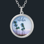 Aloha Tropical Hawaii Handflatan Träd Lila Mountai Silverpläterat Halsband<br><div class="desc">Aloha. Gå tillbaka till de varma brasserna på Hawaiianska öarna varje gång du bäror chicen, snyggten, fotokarmhalsbandet på grönt handflatan träd och försiktigt blåser på Stora ön. Detta halsband finns i små, medelstora och stora storlekar, såväl som i kvadratiska och cirkelformade former. Du kan beställa detta halsband i ditt val...</div>