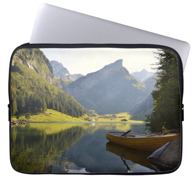 Alp sjö i Schweiz Laptop Fodral (Framsidan)