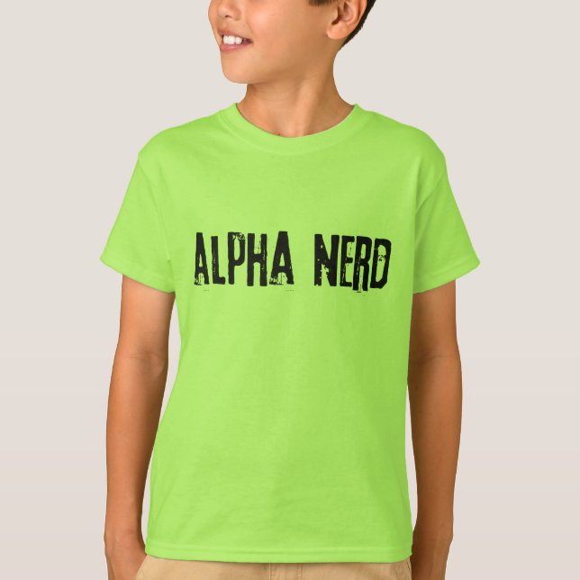 ALPHA NERD Roligt Tee (Framsida)