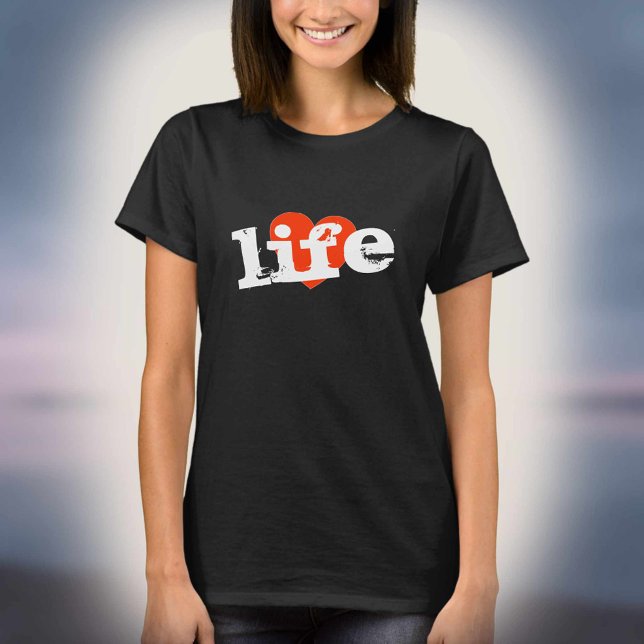 Älska Livet! Rött hjärta-design. T Shirt (Skapare uppladdad)