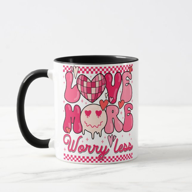 Älska Mer Oroa Mindre Valentinsdesign • Retro Rosa Mugg (Vänster)