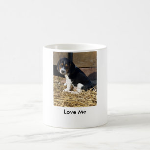 Älska mig - den gulliga Beaglevalpnyfiken Kaffemugg