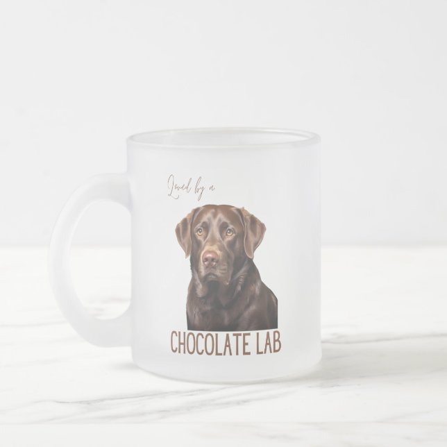 Älskad av en chokladlabrador hundälskare  frostad glasmugg (Vänster)