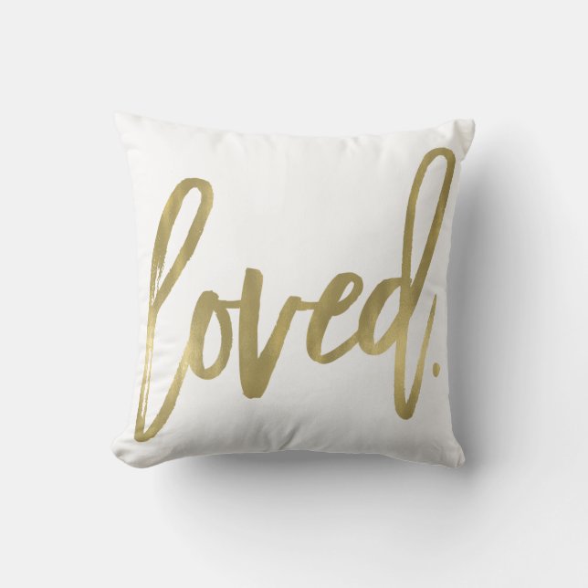 Älskad. Modern Trendig Skript Typografi Guld Kudde (Framsida)