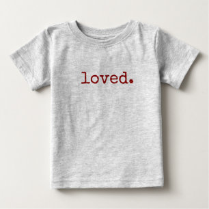 älskad typografi t shirt