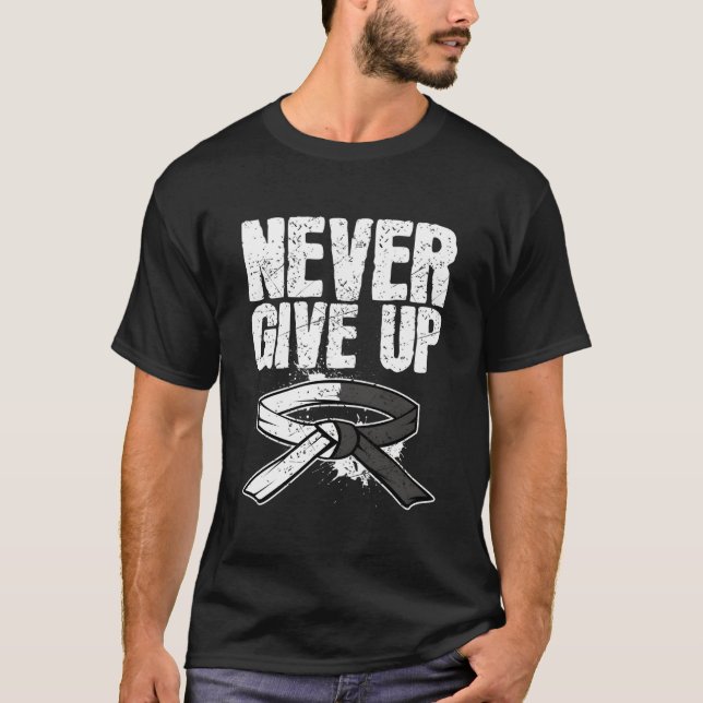 Älskar Karate Svart Bälte Mial T Shirt (Framsida)