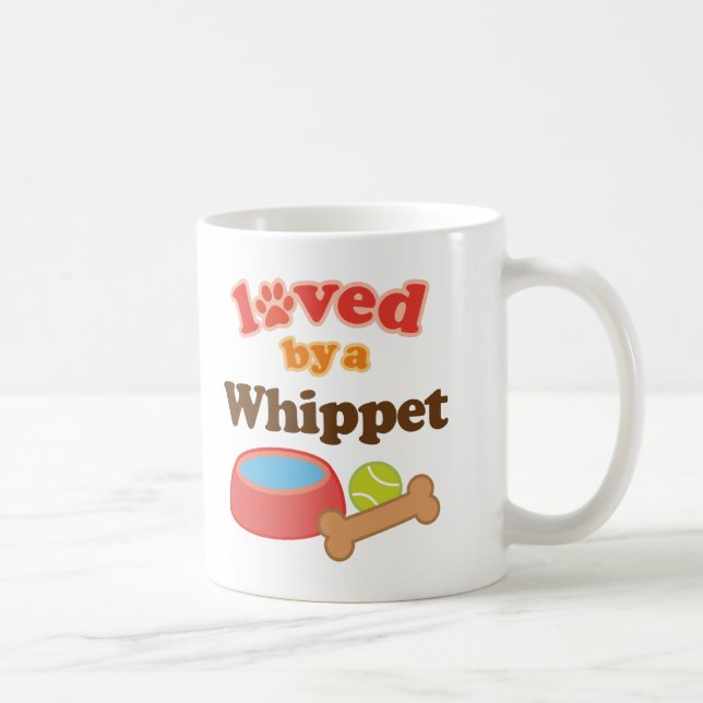 Älskat av en Whippet (hund aveln) Kaffemugg (Höger)
