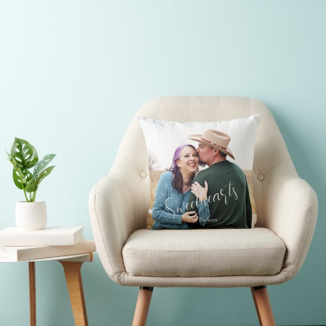 Älsklingar Elegant Skript Foto Namn Kudde (Stol)
