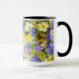 Älskvärd kaffemugg i vår blommordesign
