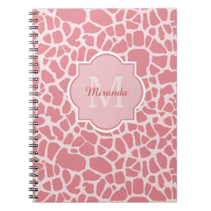 Älskvärt rosa giraffmönster med monogramen och anteckningsbok med spiral