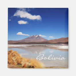 Altiplanolandskapet med vulkanen i Bolivia Magnet
