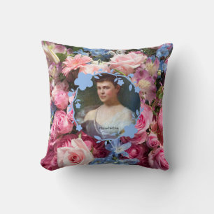 Alva Vanderbilt med Blommigt Background Kudde